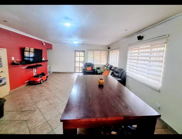 3 BEDROOM TOWNHOUSE FOR SALE IN PARLOCK